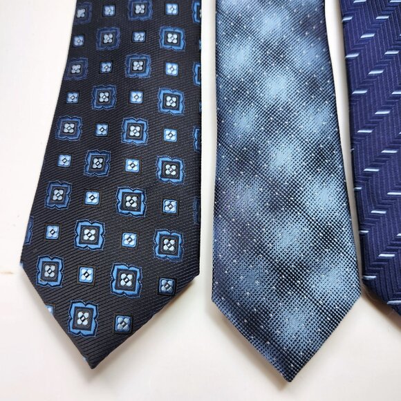 Necktie Lot of Four Men's Blue Ties Geometric Stripes Various Styles - Picture 2 of 7